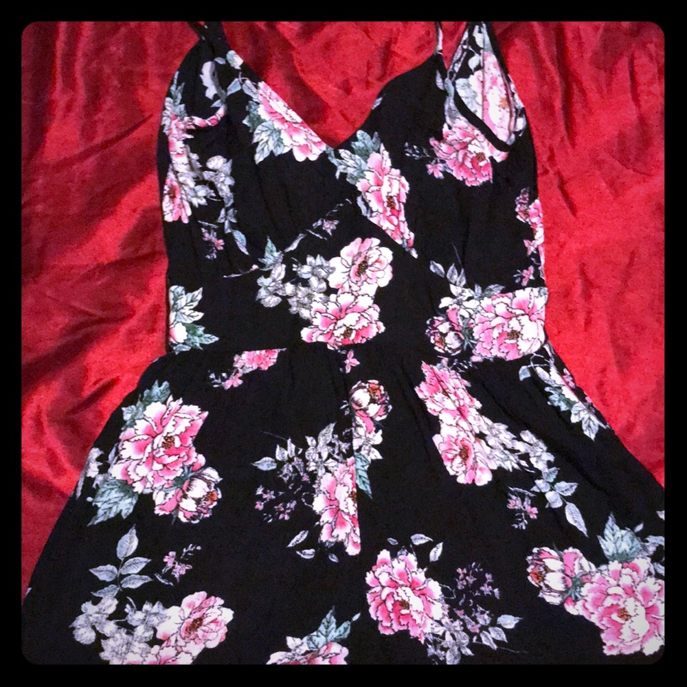 Derek Heart Black w floral design romper